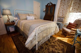 Silver Heart Inn Bed & Breakfast