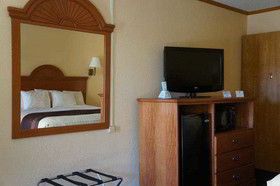 SureStay by Best Western Kansas City Country Inn North