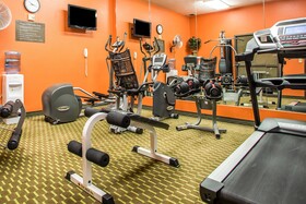 Comfort Inn & Suites Kansas City - Northeast