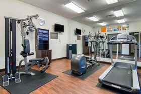 Comfort Inn & Suites Kansas City - Northeast