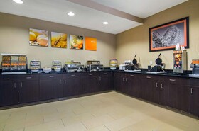 Comfort Inn & Suites Kansas City - Northeast