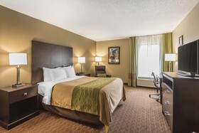 Comfort Inn & Suites Kansas City - Northeast