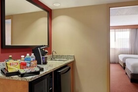 Embassy Suites Kansas City International Airport