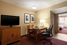 Embassy Suites Kansas City International Airport
