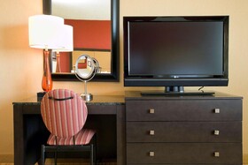 Embassy Suites Kansas City International Airport