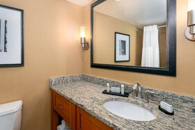 Embassy Suites Kansas City International Airport