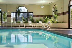 Embassy Suites Kansas City International Airport