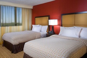 Embassy Suites Kansas City International Airport