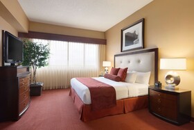 Embassy Suites Kansas City International Airport