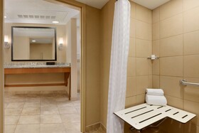 Embassy Suites Kansas City International Airport