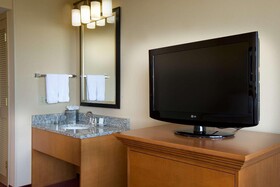 Embassy Suites Kansas City International Airport