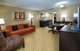 Embassy Suites Kansas City International Airport