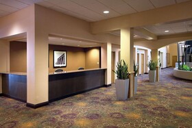 Embassy Suites Kansas City International Airport