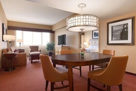 Embassy Suites Kansas City International Airport