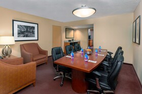 Embassy Suites Kansas City International Airport