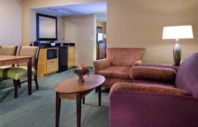 Embassy Suites Kansas City International Airport