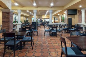 Embassy Suites Kansas City - Plaza