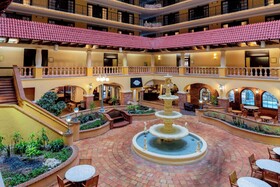 Embassy Suites Kansas City - Plaza