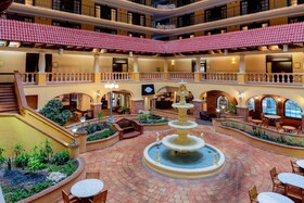 Embassy Suites Kansas City - Plaza
