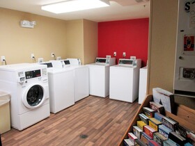 Extended Stay America Kansas City Country Club Plaza