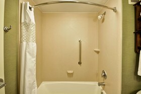 Hampton Inn Kansas City-Airport