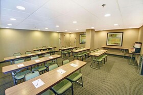 Hampton Inn Kansas City-Airport