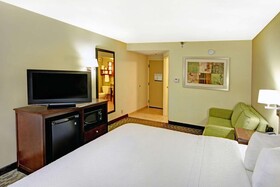 Hampton Inn Kansas City-Airport