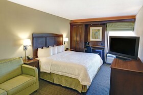 Hampton Inn Kansas City-Airport