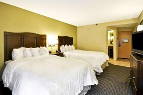Hampton Inn Kansas City-Airport