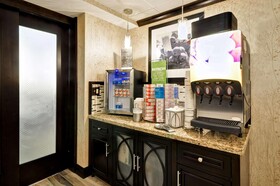 Hampton Inn Kansas City-Airport