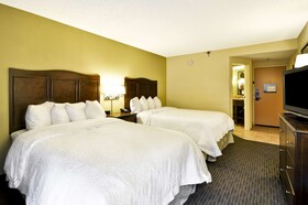 Hampton Inn Kansas City-Airport