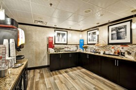 Hampton Inn Kansas City-Airport