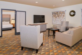 Holiday Inn Kansas City Airport