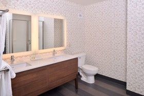 Holiday Inn Kansas City Airport