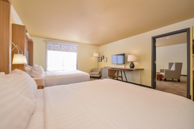 Holiday Inn Kansas City Airport