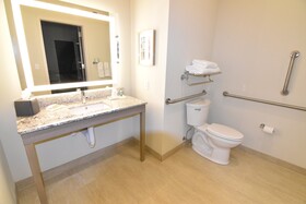 Holiday Inn Kansas City - Northeast