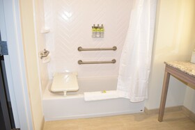Holiday Inn Kansas City - Northeast