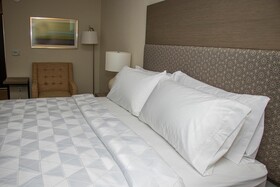Holiday Inn Kansas City - Northeast