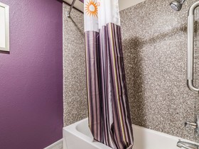 La Quinta Inn & Suites by Wyndham Kansas City Airport