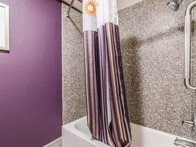 La Quinta Inn & Suites by Wyndham Kansas City Airport