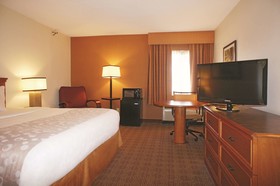 La Quinta Inn by Wyndham Kansas City North
