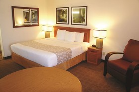 La Quinta Inn by Wyndham Kansas City North