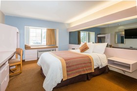 Microtel Inn & Suites by Wyndham Kansas City Airport