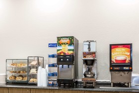 Microtel Inn & Suites by Wyndham Kansas City Airport