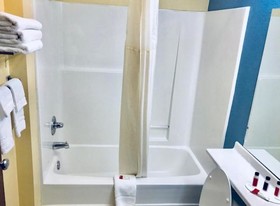 Microtel Inn & Suites by Wyndham Kansas City Airport