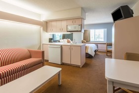 Microtel Inn & Suites by Wyndham Kansas City Airport