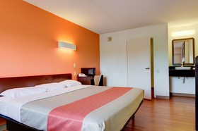 Days Inn by Wyndham Kansas City Northeast