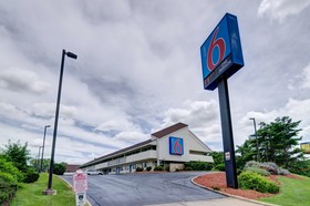 Days Inn by Wyndham Kansas City Northeast