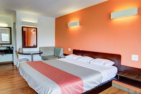 Days Inn by Wyndham Kansas City Northeast