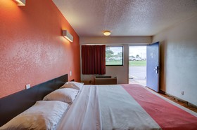 Days Inn by Wyndham Kansas City Northeast